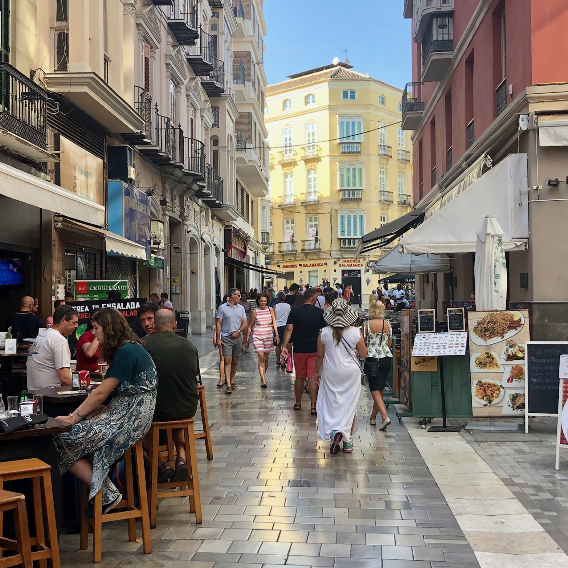 Local en venta en el centro histórico de Málaga para comercio o restauración