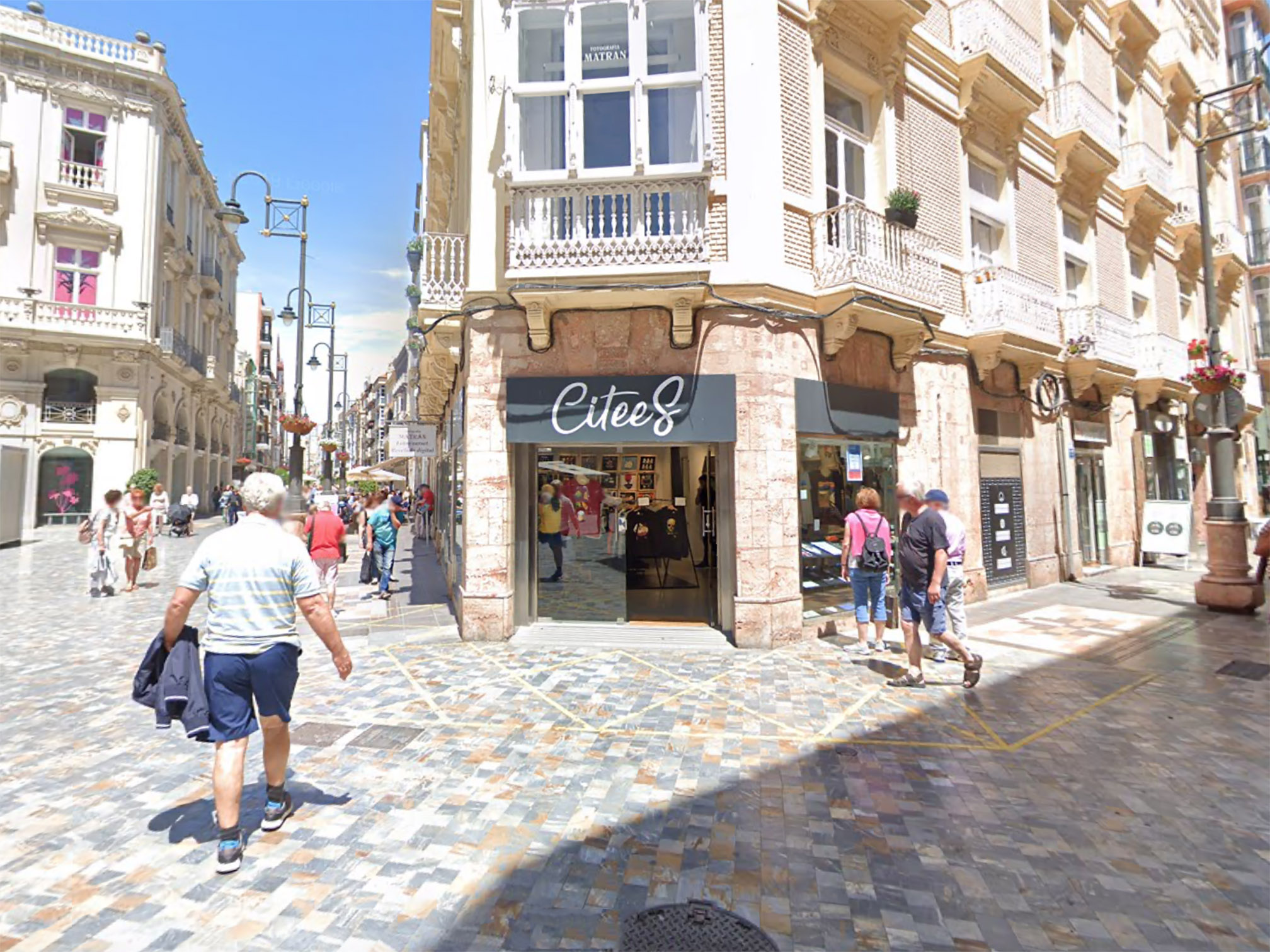 La tienda de camisetas Citees abre nueva un nuevo local comercial en el centro de Cartagena
